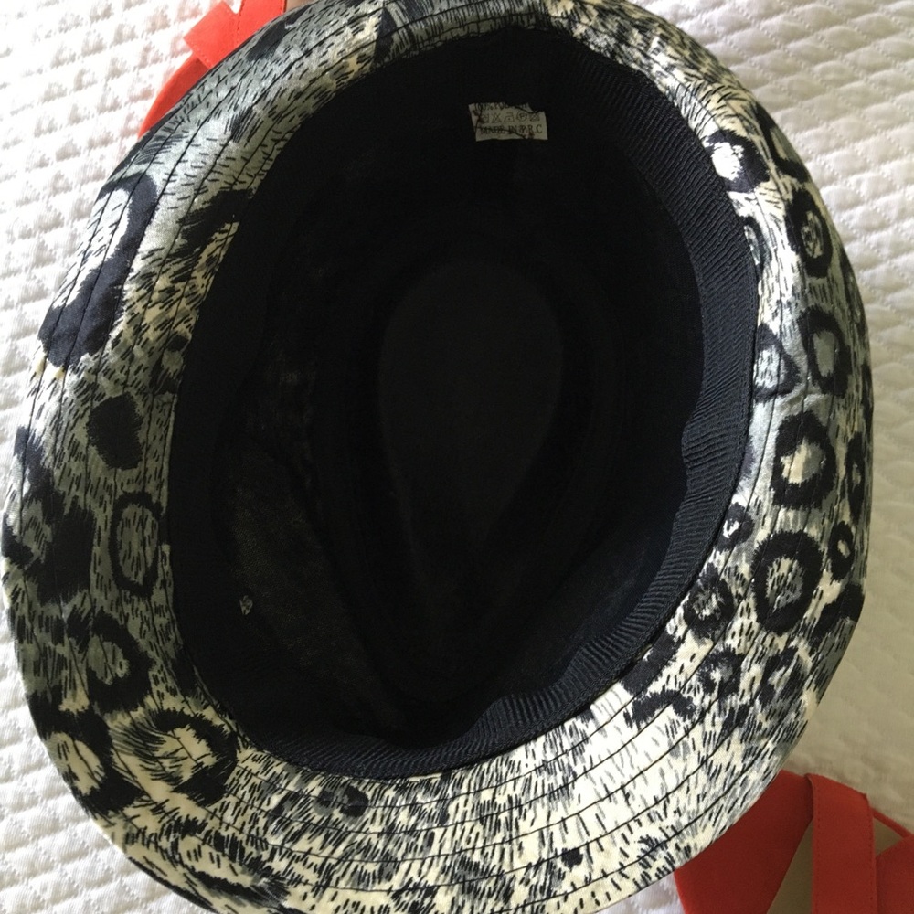 Hat - Picture 3 of 6